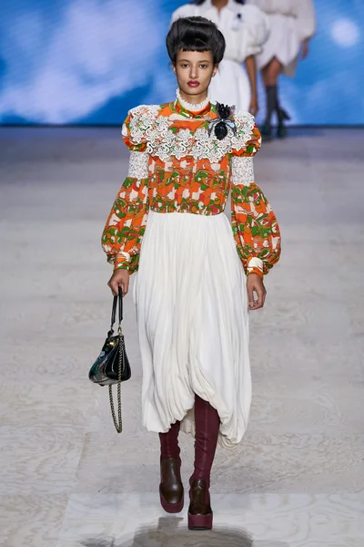 Look 46